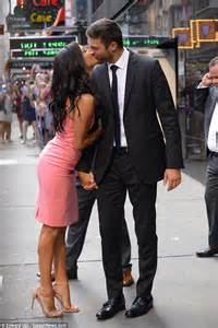 Bachelorette Becca Kufrin Kisses With Fiance Garrett Yrigoyen Daily Mail Online