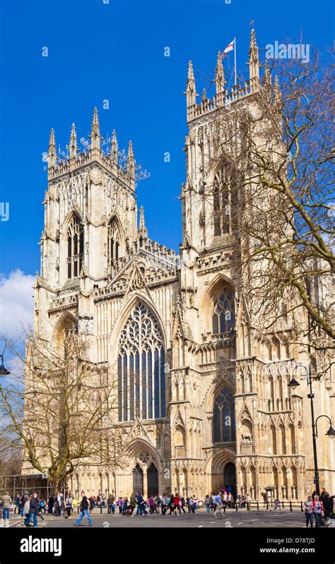 York Minster, Gothic cathedral, city of York, Yorkshire ...