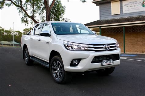 Toyota Hilux Sr5 2018 Review Snapshot Carsguide