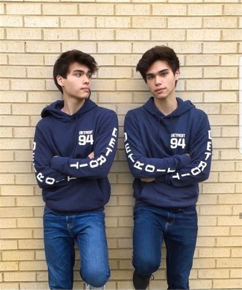 People born under this sign are popular because they're sincere and avoid conflict. Alan and Alex Stokes | Chicos guapos, Famosos, Adolescentes