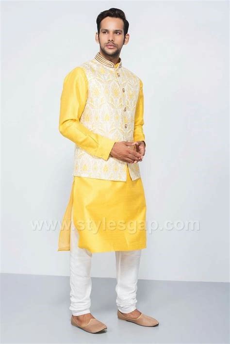 Latest Men Mehndi Dresses Kurta Shalwar Kameez Designs 2022 Indian