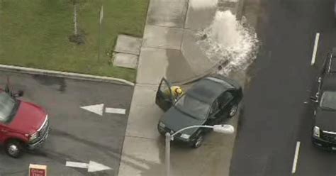 Car Crashes Into Fire Hydrant In Torrance Intersection Closed Cbs Los Angeles