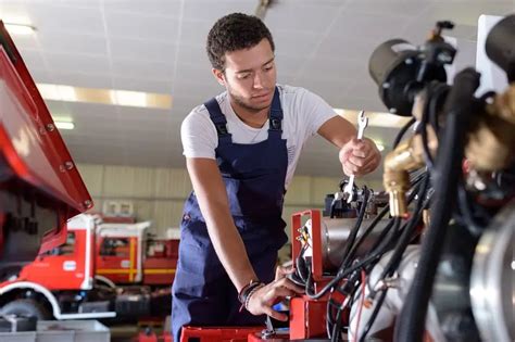 How To Become A Bus And Truck Mechanic And Diesel Engine Specialist A