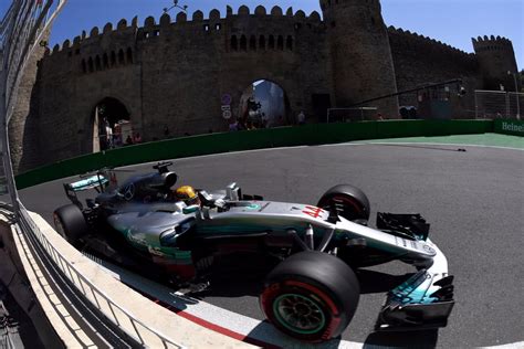 Threat of a 'bendy wing' protest hangs over f1's baku race. F1 2017 Race 8 - GP van Baku - Sport - GoT