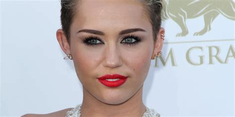 Miley Cyrus Becomes Face Of Mac Viva Glam Visits Los Angeles Lgbt Center Huffpost