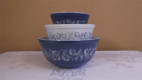 Pyrex Colonial Mist Mixing Bowls Three Bowl Set 401 402 And Etsy