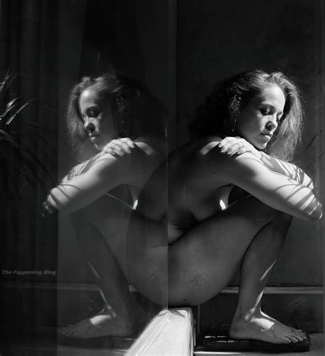 Erika Christensen Nude 5 Photos Nude Celebs