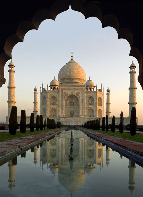 Taj Mahal En El Amanecer Agra La India Imagen De Archivo Imagen
