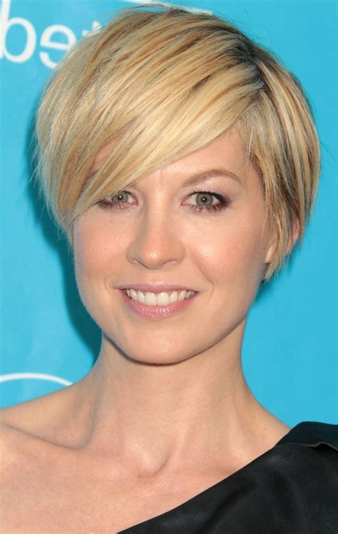 If you want to keep your hair a little bit longer then try lob haircut and add bangs on one side. Short Bob Hairstyles with Bangs: 4 Perfect Ideas for You ...