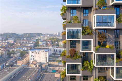 Take A Look Inside Chinas First Vertical Forest Home To 500 People