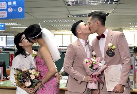 taiwan celebrates asia s first same sex marriages as couples tie knot the himalayan times