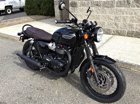 Review of Triumph Bonneville T120 Black 2018: pictures, live photos