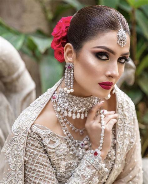 Pakistani Tv Superstar Ayeza Khans Dazzling Bridal Photoshoot The