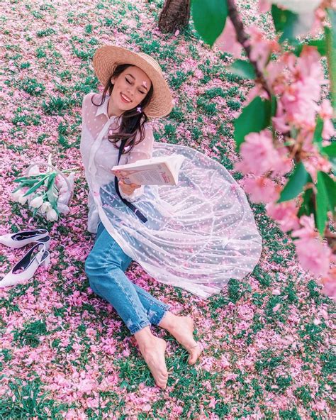 Pink Aesthetic Flowers Cherry Blossom Goals Picnic Reading Instagram