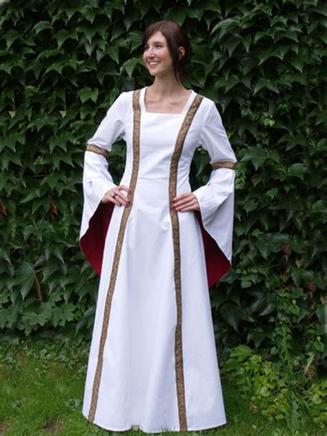 Unterbrustumfang etwa 112 cm hinten. Robe médiévale de soirée | La boutique médiévale
