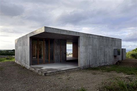 Fashionable Concrete Box House Open And Spacious With Panoramic View