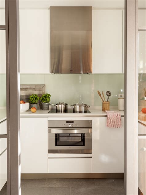 Aunque los asociemos con los baños, los azulejos son ideales para decorar las paredes de tu cocina. Revestimientos: tipos, ventajas y desventajas
