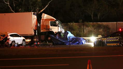 Four Police Officers Killed Crash Melbournes Eastern Freeway