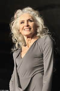 Daphne Selfe Hits Back At The Thigh Gap Trend Daily Mail Online