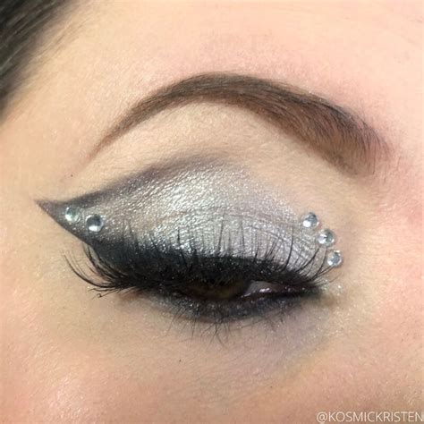 10 Silver Eye Makeup Looks To Tap Into The Soft Dreamy Gal Within You