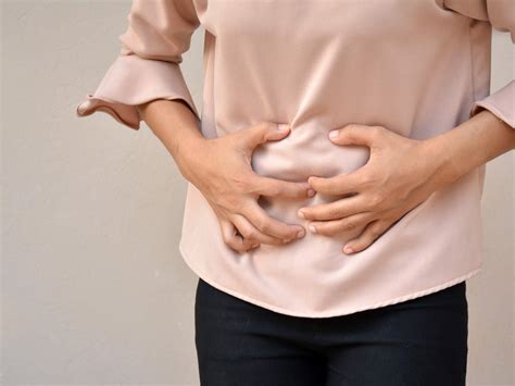 Why Stomach Bloats After Dinner Does Late Night Eating Cause Bloating