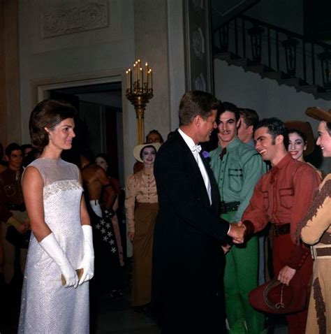 jackie kennedy queen of camelot and style icon of the 1960s pieces of history