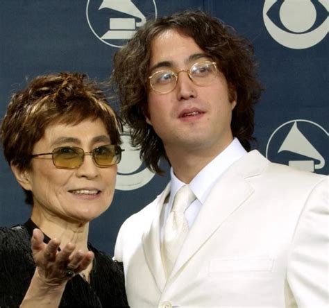 Yoko Ono Viuda De John Lennon Cede La Gestión De Sus Millonarios