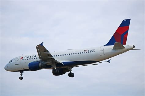 N376nw Delta Air Lines Airbus A320 200 Formerly With