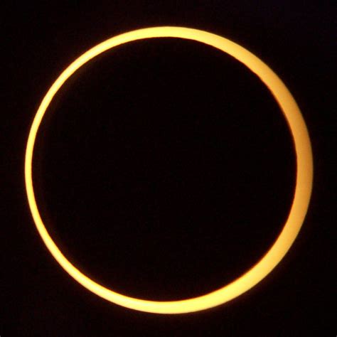 What is an annular eclipse, anyway? File:Annular Eclipse. Taken from Middlegate, Nevada on May ...