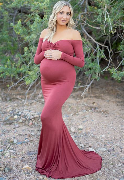 This Maternity Gown With Long Sleeves Is Perfect For Your Maternity