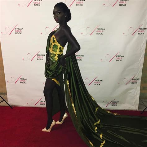 Stunning Sudanese American Model Nyakim Gatwech And Her Jaw Dropping Entrance At The Emmys