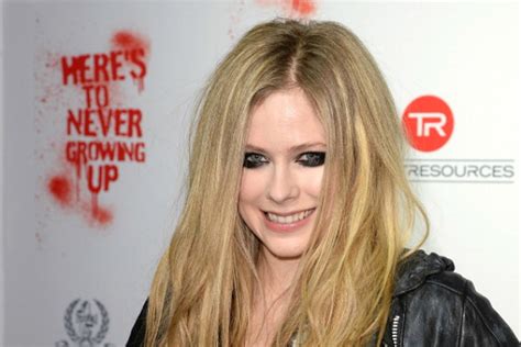 Avril Lavigne On The Fun Morning Show Audio