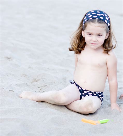 Bañador Culetín Y Pañuelo Para Niña Y Que Hacemos Con Los Niños En Verano