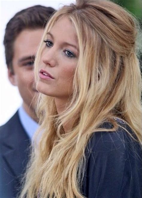 Messy Half Up Half Down Hairstyle On Blake Lively On The Fashion Time