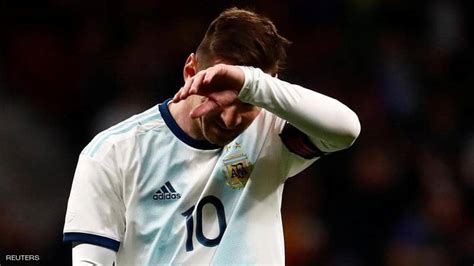 هل تنتهي مسيرة ميسي التاريخية مع نادي برشلونة بعد فضيحة دوري الأبطال؟. ميسي يغادر المنتخب مصابا.. وأنصار برشلونة يحبسون أنفاسهم ...