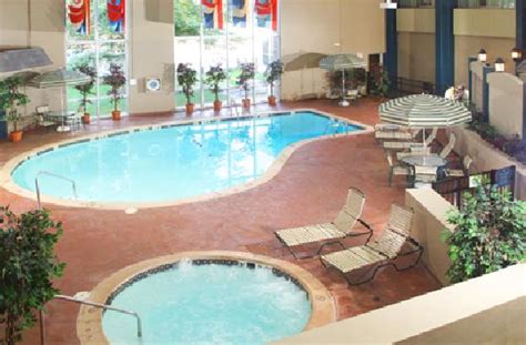 Find what to do today, this weekend, or in august. Indoor Pool and Hot Tub - Picture of Holiday Inn Sioux ...
