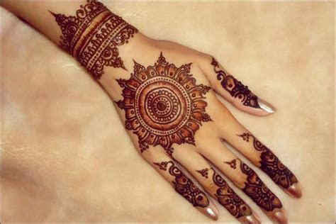 Here i bring to you bridal mehndi design images which you can show your henna artist. Simple Mehndi Designs That Look Fab And Stylish