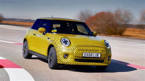 2020 Mini Cooper Se First Drive Review Uncompromised Electric Fun Cnet