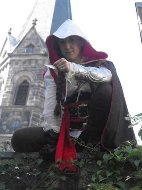 Female Ezio Auditore Da Firenze Assassin S Creed Cosplay And
