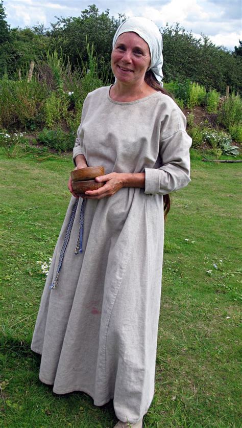 Low Status Woman Thrall Anglo Saxon Clothing Anglo Saxon Celtic