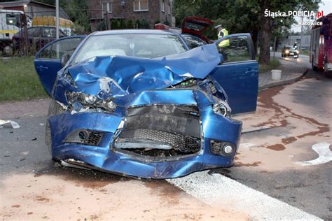 Do zdarzenia doszło w sobotę 3 lipca, ok. Wypadek w Katowicach. Poszkodowani trafili do szpitala ...