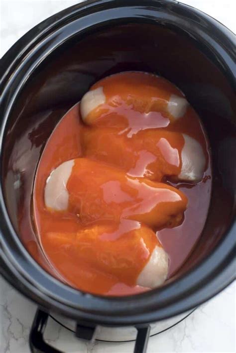 Slow Cooker Bbq Buffalo Chicken Sliders Valeries Kitchen