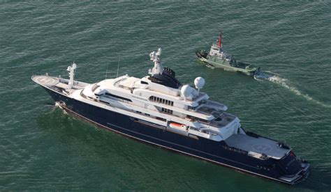billionaire s yacht bound for fiordland nz