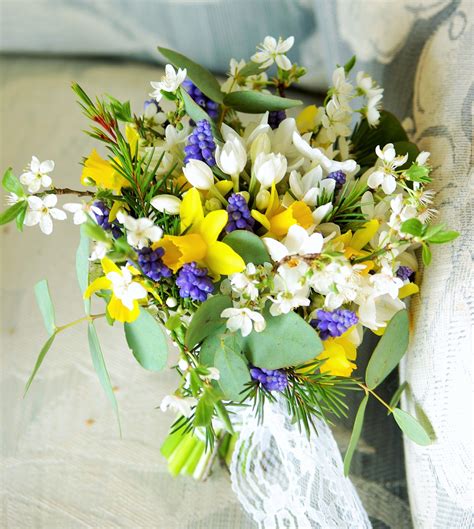 Such fun quirky cakes which were a real talking point. March flowers, Yorkshire grown, muscari, paperwhites, plum ...