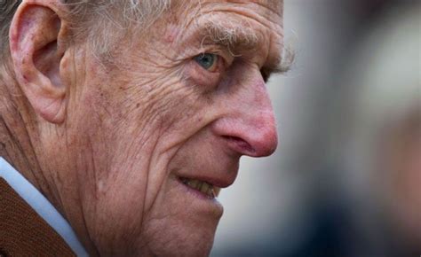 Sea como fuere, el duque de windsor cambió el curso de la historia y del futuro de su país cuando renunció al trono por la mujer que amaba, wallis si el duque de windsor no hubiera renunciado al trono del imperio británico, casi con toda seguridad su sobrina isabel ii, que ha cumplido este abril los. El funeral del duque de Edimburgo fue seguido por más de ...