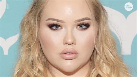Nikkietutorials Famous Beauty Blogger Comes Out As Trans On Youtube