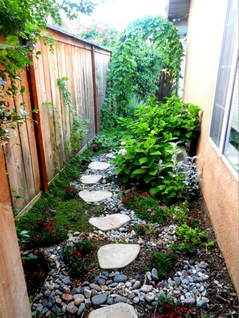 The Best 25 Beautiful Narrow Side Yard Design For Simple Side Yard