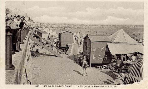 Les Sables D Olonne La Plage Et Le Remblai Carte Postale Ancienne