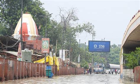 delhi flood schools colleges to remain shut till sunday