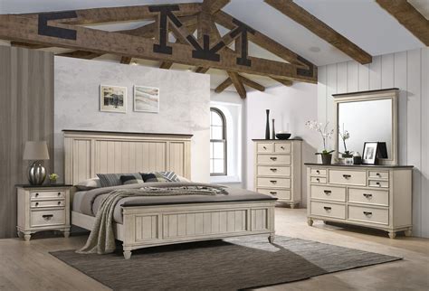 Give your bedroom a modern look with the warmth of this loft queen platform bed configurable bedroom set. Modern Farmhouse Sawyer Queen Size Bedroom Set | My ...